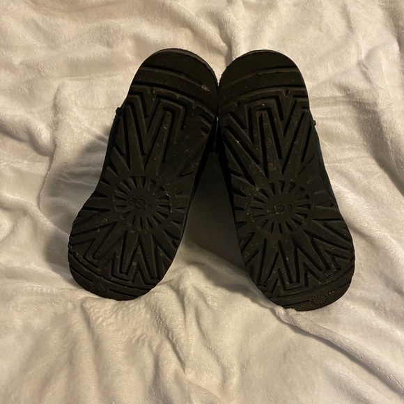 UGG Women’s Classic Short II Boots Size 8 Black - Picture 10 of 11